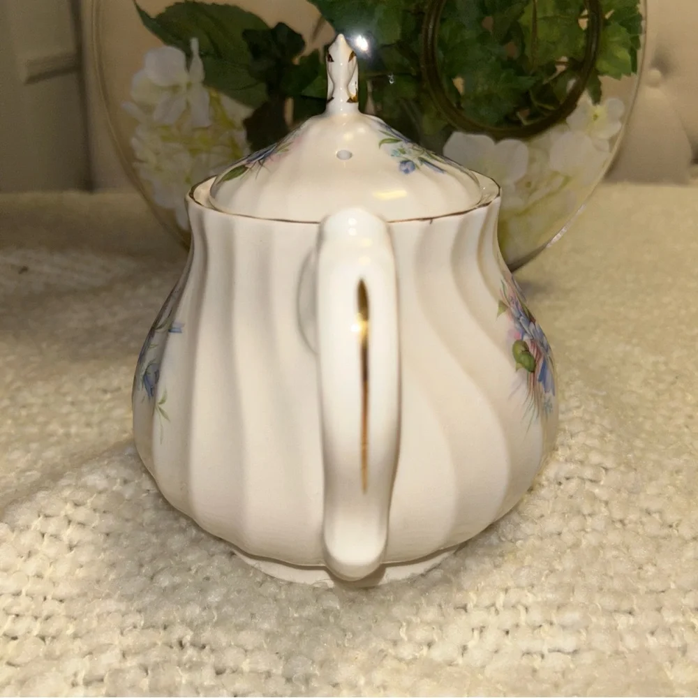 Vintage Sadler England White Blue Floral Gold Trim Teapot Tea Pot
